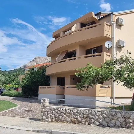 Apartment Standard Fuer 4-5 Personen Strandnah Und Zentrumnah Baska (Krk)