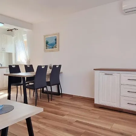 Standard Fuer 4-5 Personen Strandnah Und Zentrumnah Apartment